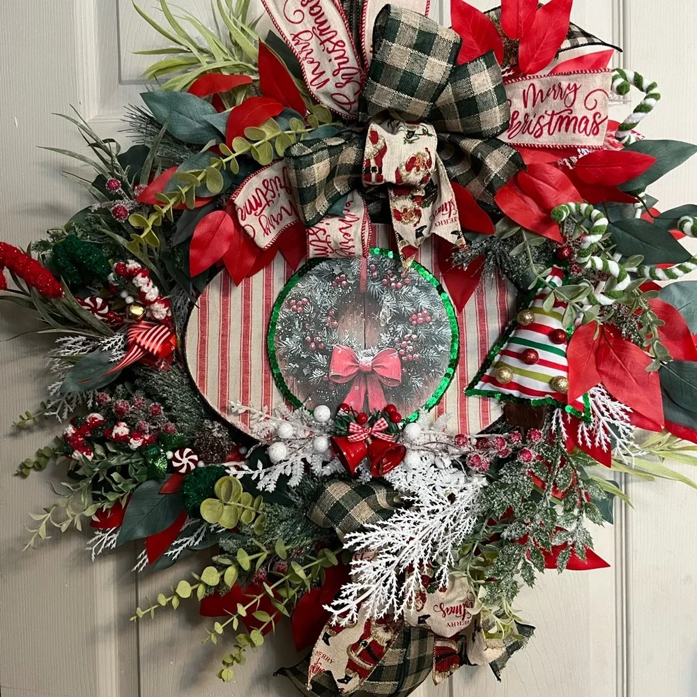 Charming Holiday Wreath with Red and Green Accents